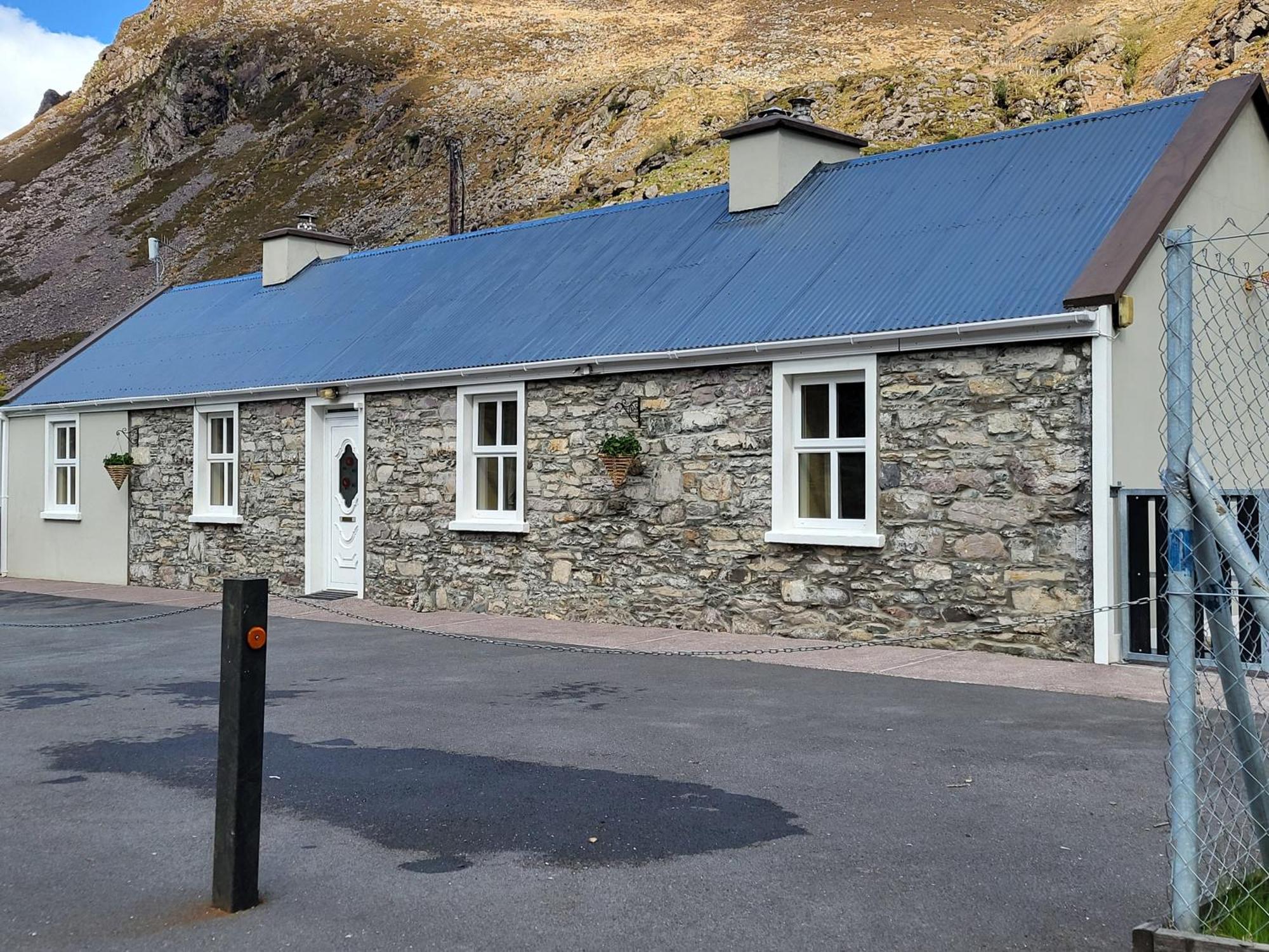Colleen Bawn Cottage Gap Of Dunloe Kerry Laune Bridge Екстериор снимка